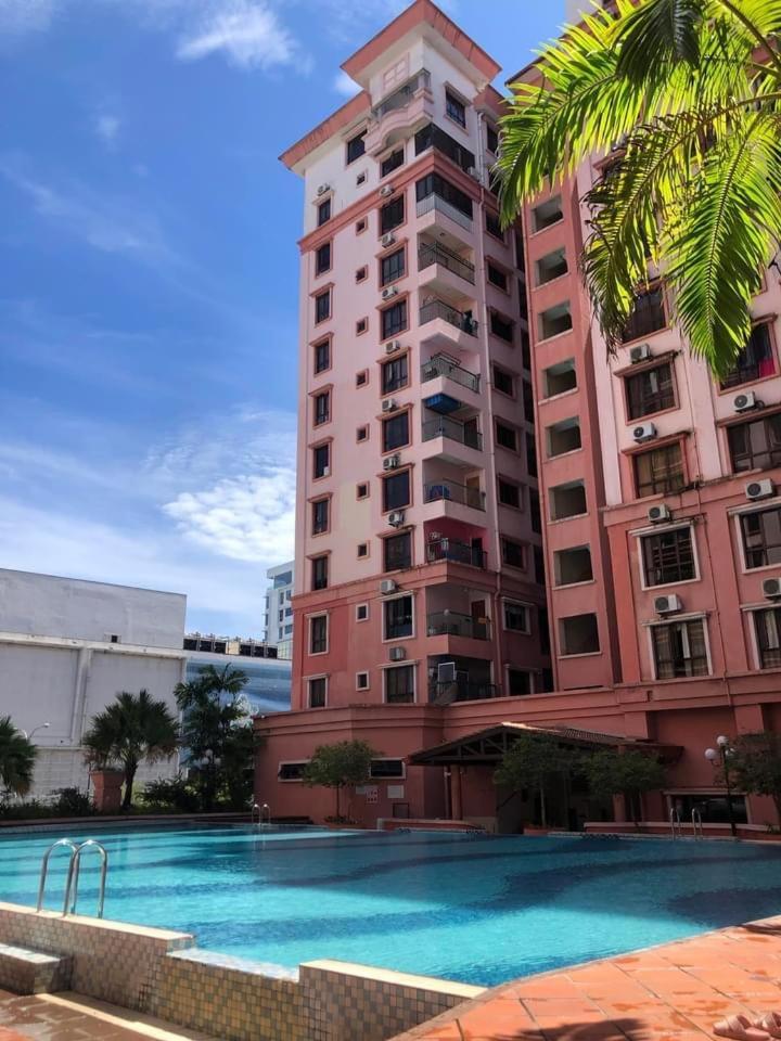 Apartment Marina Court C04 *
